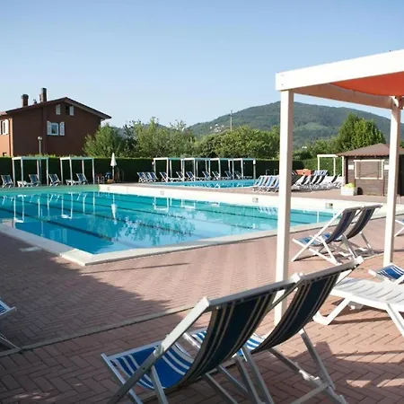 Holiday park International Holidays Luxe House: Beachfront Pool In Lerici, Pet-friendly
