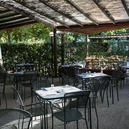 International Holidays Luxe House: Beachfront Pool In Lerici, Pet-friendly Holiday park Ameglia