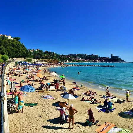 International Holidays Luxe House: Beachfront Pool In Lerici, Pet-friendly Ameglia