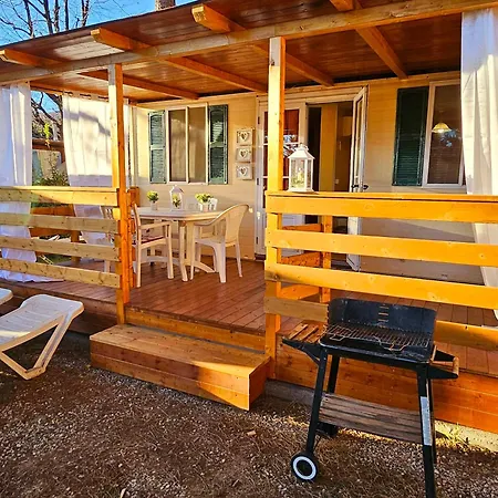 Holiday park International Holidays Luxe House: Beachfront Pool In Lerici, Pet-friendly *