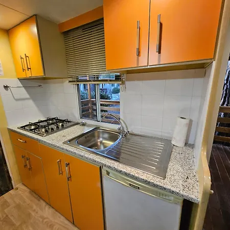 International Holidays Luxe House: Beachfront Pool In Lerici, Pet-friendly
