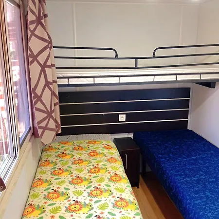 International Holidays Luxe House: Beachfront Pool In Lerici, Pet-friendly Holiday park *