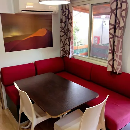 International Holidays Luxe House: Beachfront Pool In Lerici, Pet-friendly Holiday park Ameglia